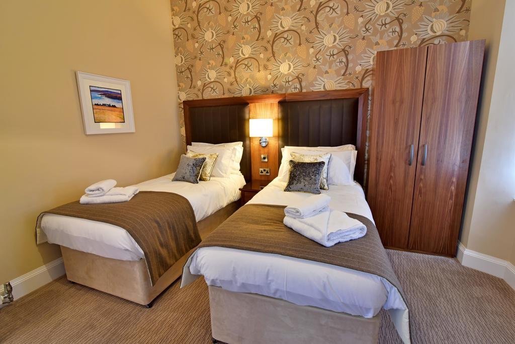 The Townhouse Aberfeldy - Rooms & Breakfast Værelse billede