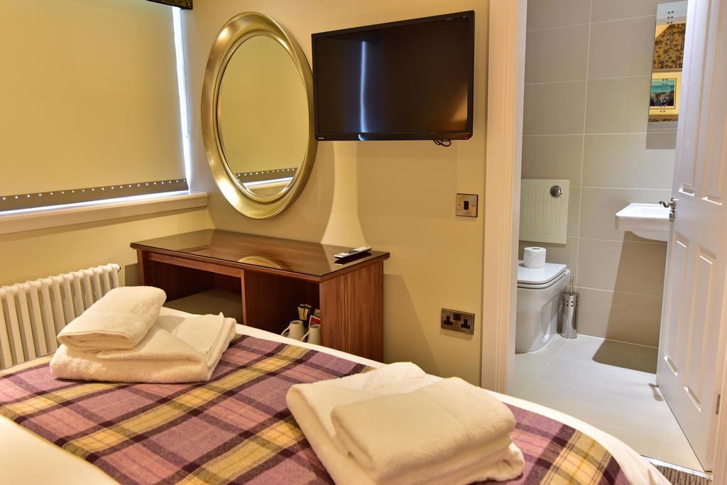 The Townhouse Aberfeldy - Rooms & Breakfast Værelse billede